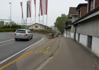 Bahnhofstrasse Ost, separater Veloweg, 2016